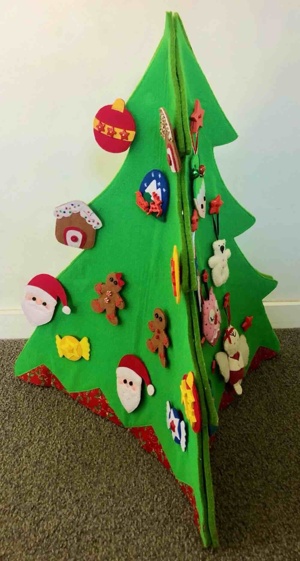 Felt Christmas Tree 2023 after 6 years of playing