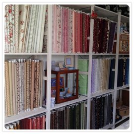 fabrics inside Quiltstudio Patch & Stitch in The Netherlands Quiltstudio Patch & Stitch